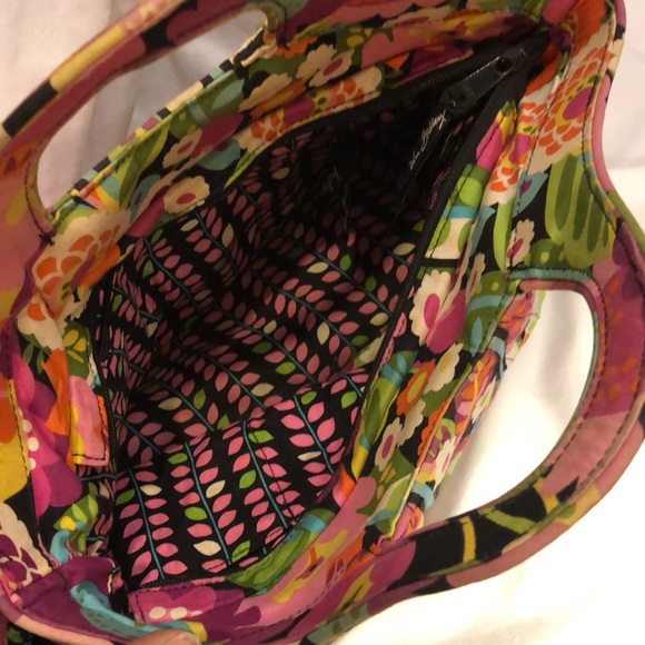 Vera Bradley Quilted, Floral Colorful, fun Purse! - Picture 2 of 9
